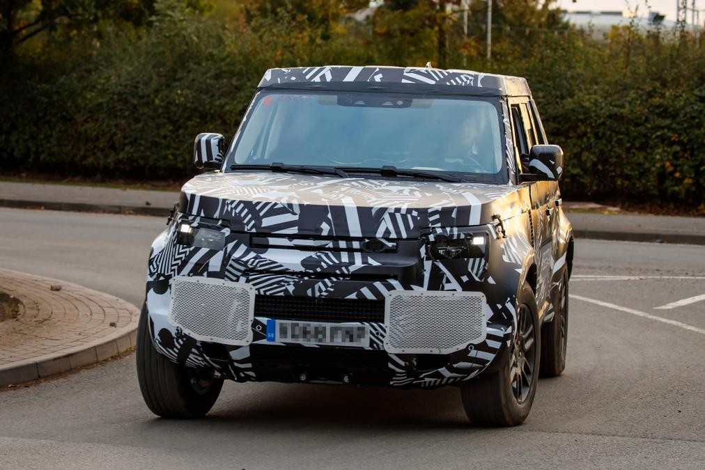 Не утечка, а слив: новый Land Rover Defender будет похож на старый Discovery