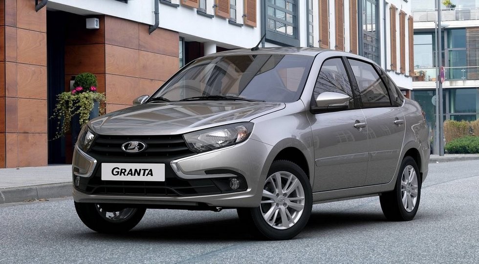 ТОП-25 бестселлеров РФ: Lada Granta возглавила список, а Renault Logan из него вылетел